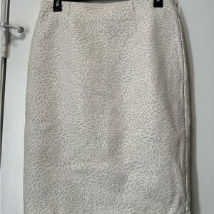 Elegant Cream Floral Pencil Skirt